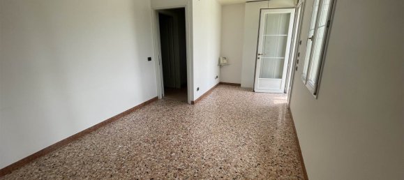 2 bedrooms House in Venice, Italy No. 79455 2