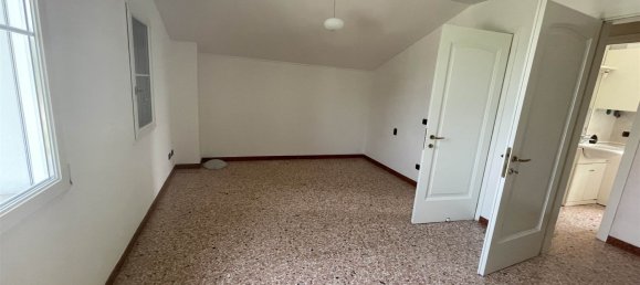 2 bedrooms House in Venice, Italy No. 79455 18