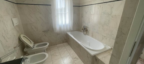 2 bedrooms House in Venice, Italy No. 79455 12