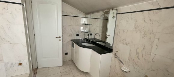 2 bedrooms House in Venice, Italy No. 79455 11