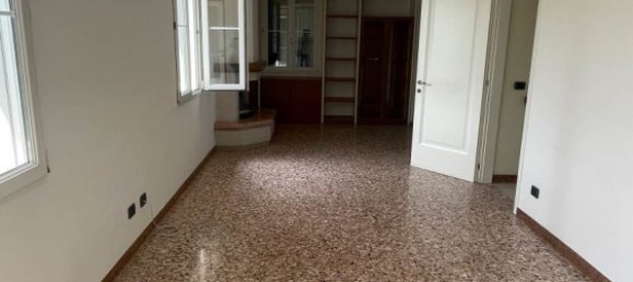 2 bedrooms House in Venice, Italy No. 79455 8