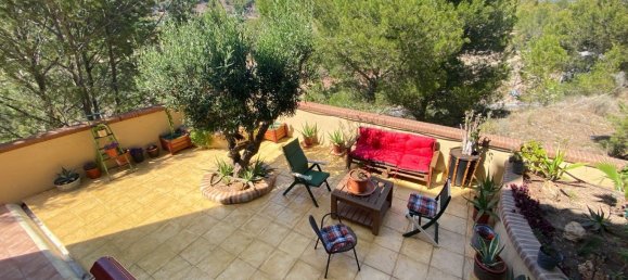 5 bedrooms Villa in La Nucia, Spain No. 13075 3