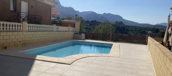 5 bedrooms Villa in La Nucia, Spain No. 13075 5