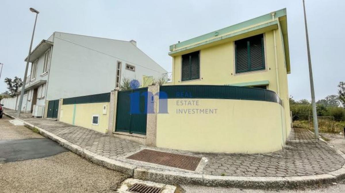 Casa de 3 dormitorios en Vila Nova de Gaia, Portugal No. 5098