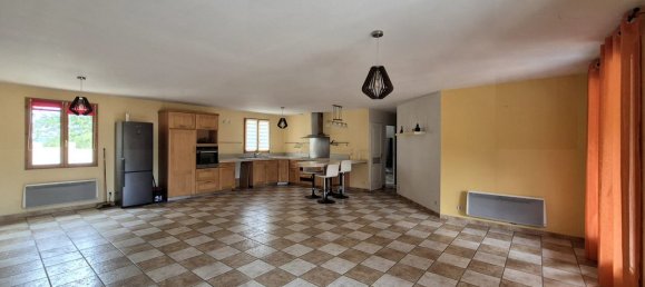 3 bedrooms Villa in Regusse, France No. 338549 2