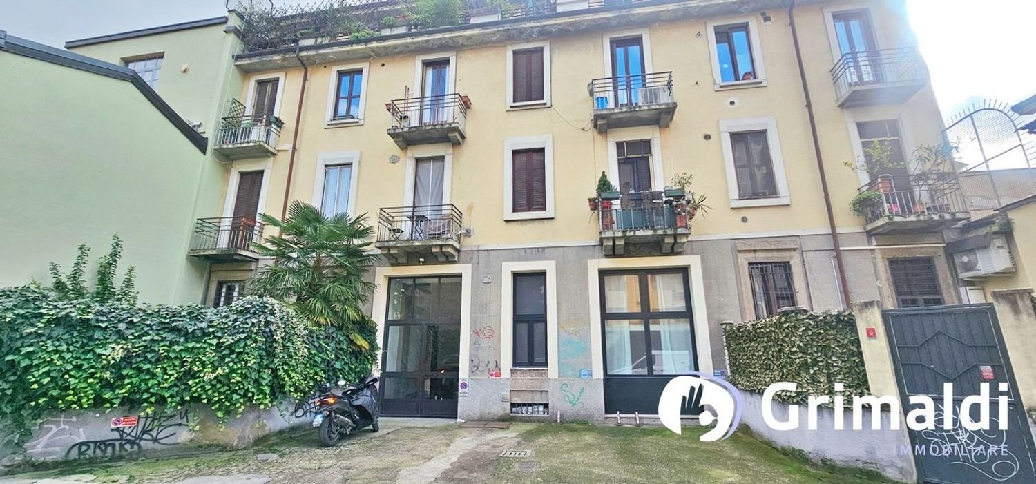 11m² Parking in Milan, Italy No. 283222