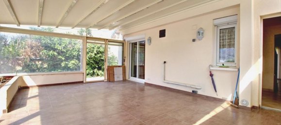 5 bedrooms House in Vernouillet, France No. 168113 13