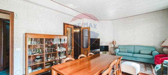 4 rooms Apartment in Rome, Italy No. 26313 11