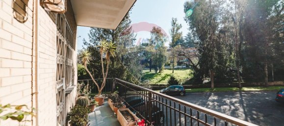 4 rooms Apartment in Rome, Italy No. 26313 20