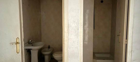 300m² Commercial property in Zaragoza, Spain No. 64252 9