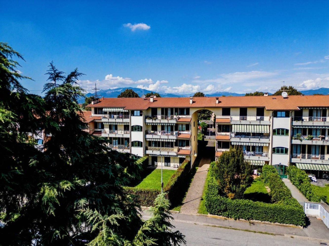 Квартира с 2 спальнями в Дальмине, Италия № 354321