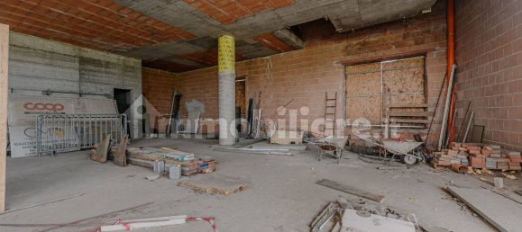 2-Zimmer Gewerbliche Immobilie in Pistoia, Italy, Nr. 349278 15