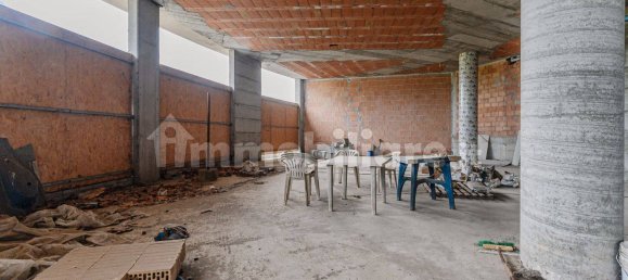 2-Zimmer Gewerbliche Immobilie in Pistoia, Italy, Nr. 349278 6