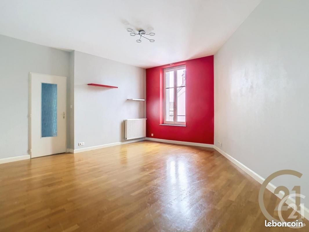 3 bedrooms Apartment in Nancy, France No. 54142
