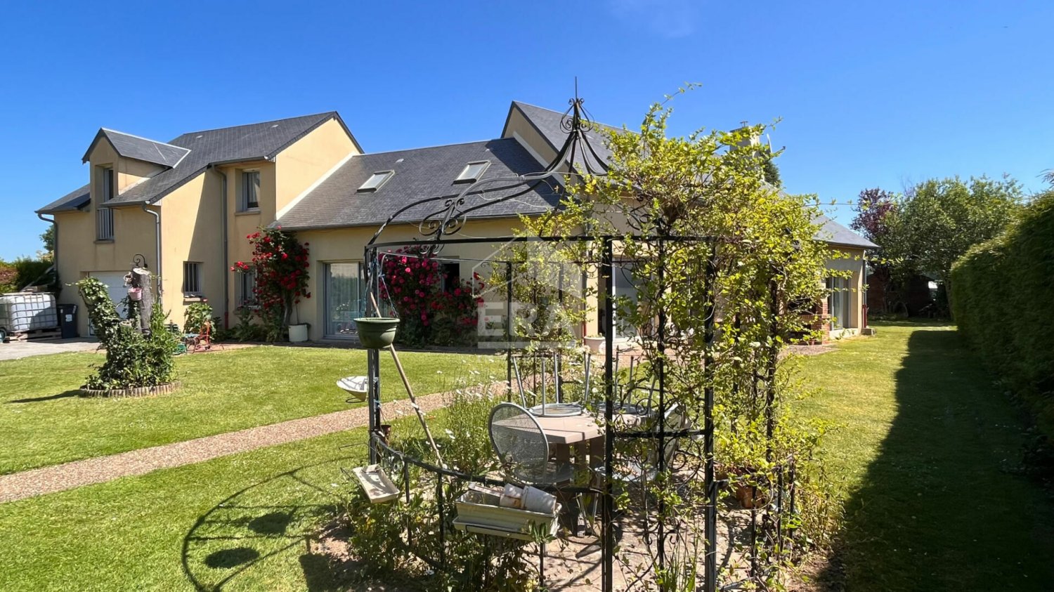 5 Schlafzimmer Haus in Nogent-le-Rotrou, France, Nr. 88275