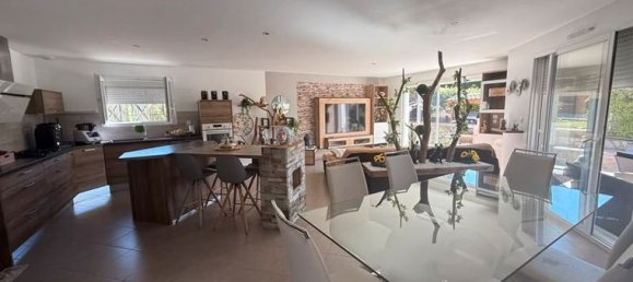 Casa de 3 dormitorios en Monbahus, France No. 314113 2