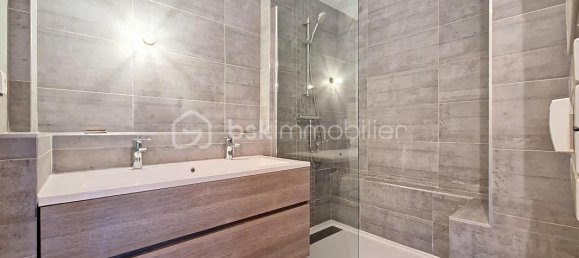 Apartamento de 3 dormitorios en Echirolles, France No. 302283 12