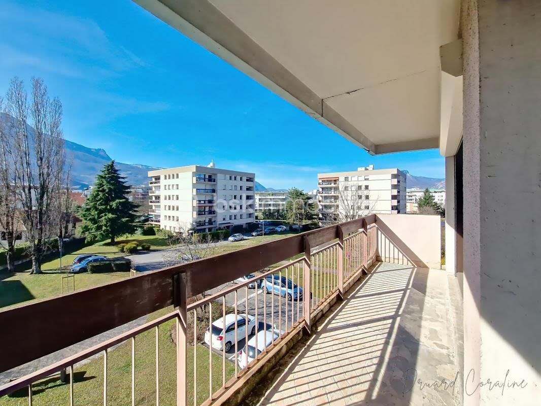 Apartamento de 3 dormitorios en Echirolles, France No. 302283