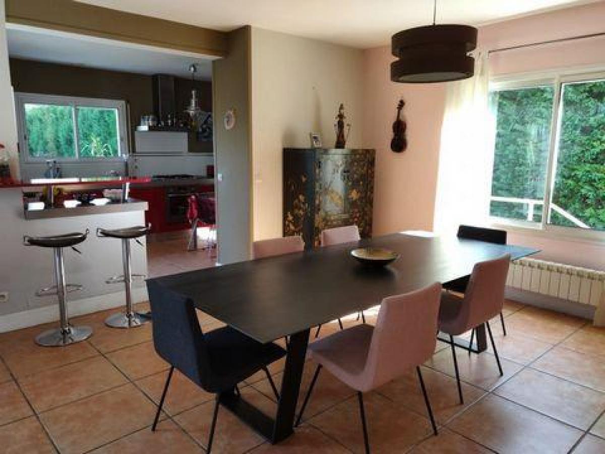 5 bedrooms House in Bassens, France No. 31211