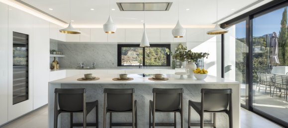 Casa de 5 dormitorios en El Madronal, Spain No. 31758 10