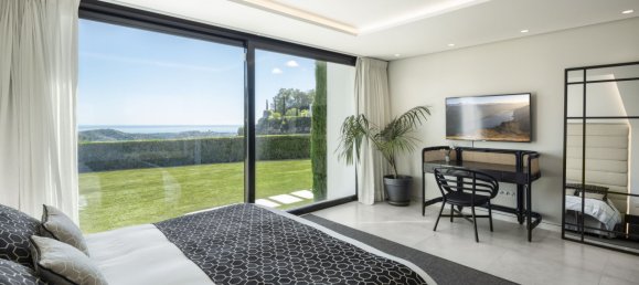 Casa de 5 dormitorios en El Madronal, Spain No. 31758 15