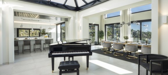 Casa de 5 dormitorios en El Madronal, Spain No. 31758 22