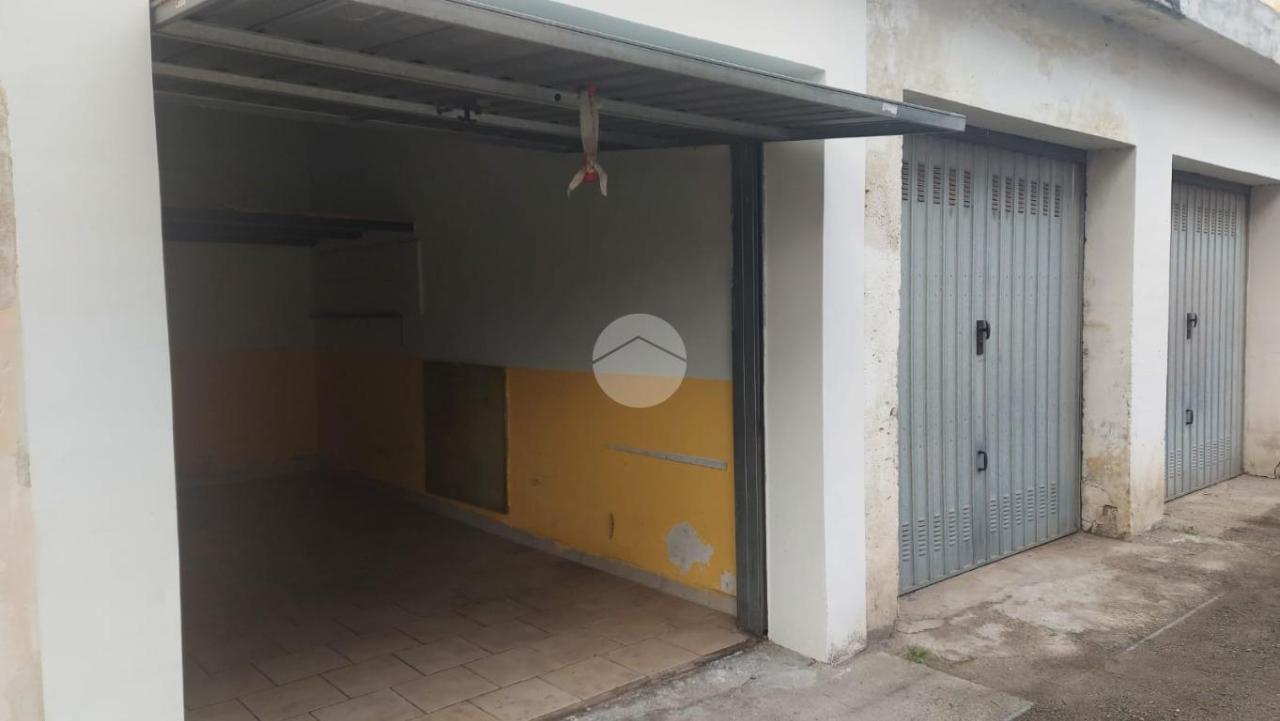 1غرفة مرآب في None, Italy رقم 4668