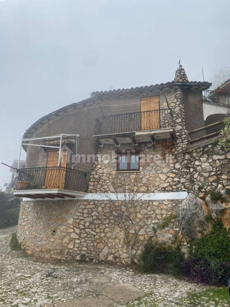 2 bedrooms Villa in Serrone, Italy No. 302994