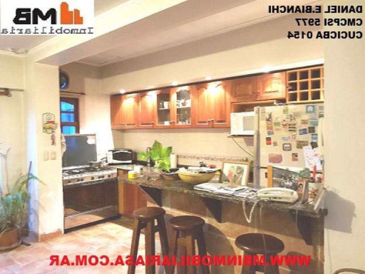 4 bedrooms House in Buenos Aires, Argentina No. 84009