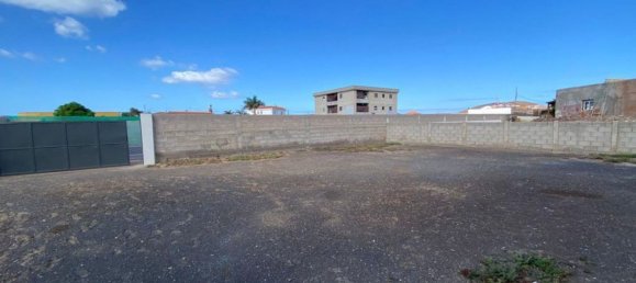 Коммерческая недвижимость 1000м² в Арона, Испания № 102037 2