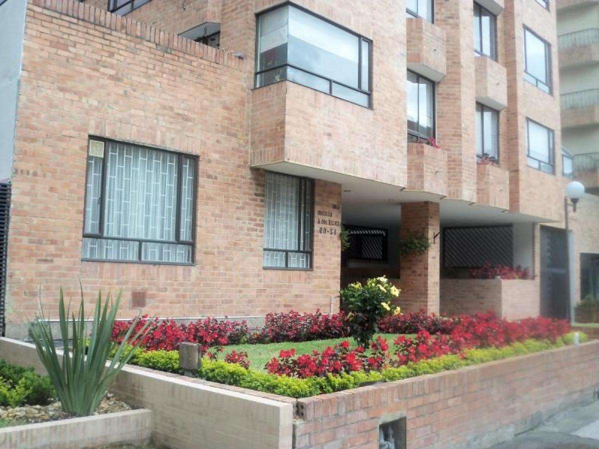 2 bedrooms House in Bogota, Colombia No. 14526