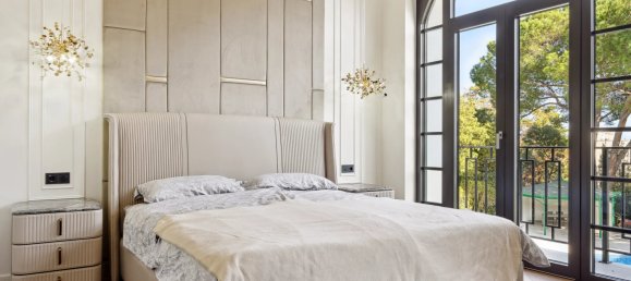 6 bedrooms Villa in Antibes, France No. 691 9