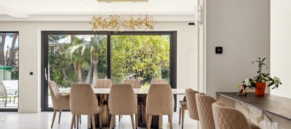 6 bedrooms Villa in Antibes, France No. 691 3