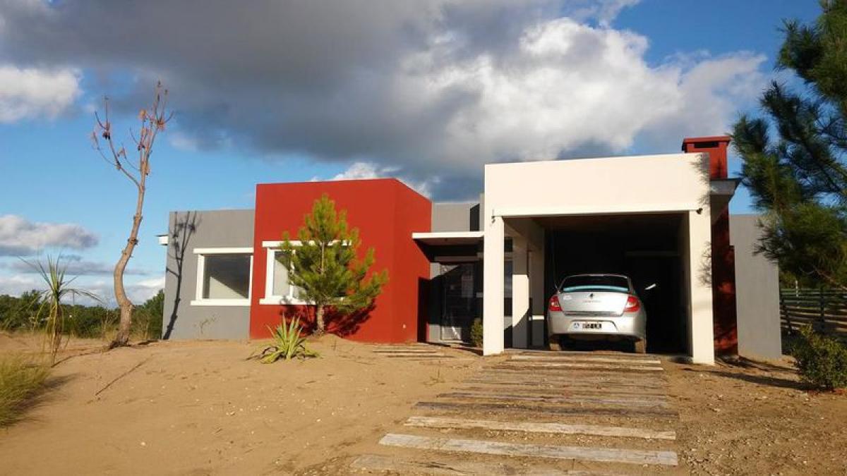 3 bedrooms House in Mar del Plata, Argentina No. 92989