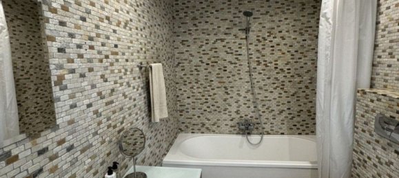 Apartamento de 3 dormitorios en Marbella, Spain No. 34757 9