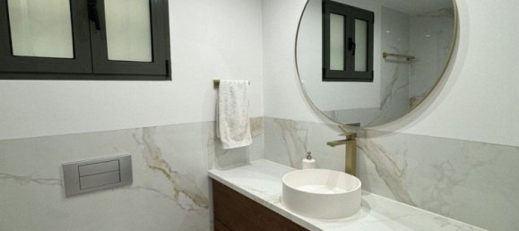 Apartamento de 3 dormitorios en Marbella, Spain No. 34757 27