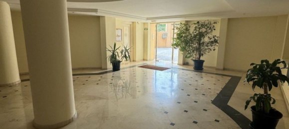 Apartamento de 3 dormitorios en Marbella, Spain No. 34757 15