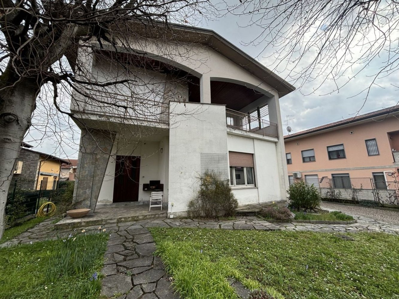5 rooms Villa in Gessate, Italy No. 4641