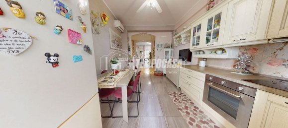 3 rooms Apartment in Bari, Italy No. 279585 6
