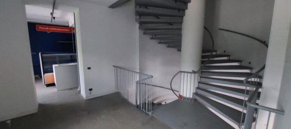 774m² Building in Alta Val Tidone, Italy No. 372498 3