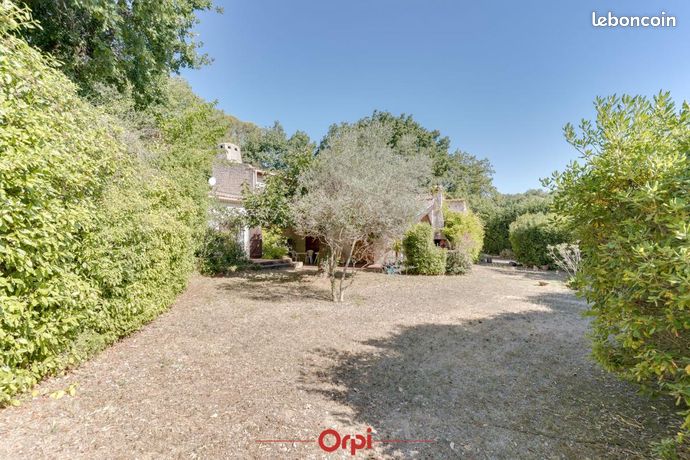 5 bedrooms House in Aubagne, France No. 288826