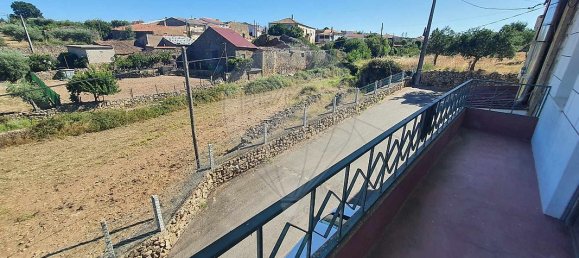 3 bedrooms House in Figueira de Castelo Rodrigo, Portugal No. 18248 9