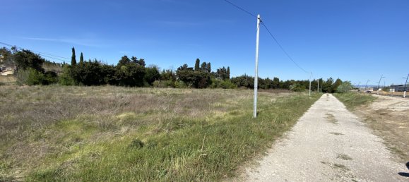  Land in Cavaillon, France No. 57618 7