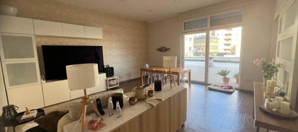 6 rooms Apartment in Naples, Italy No. 37510 5