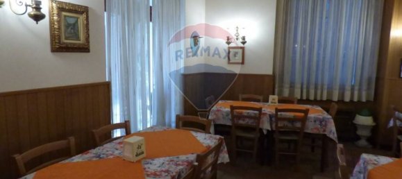 770m² Hotel in Luino, Italy No. 326129 2