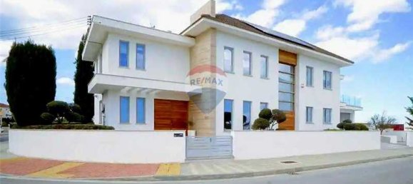 Коммерческая недвижимость с 5 спальнями в Дромолаксия, Кипр № 18264 6