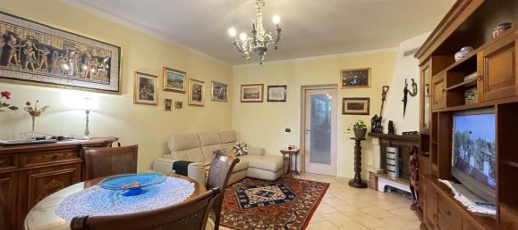6 rooms House in Sarzana, Italy No. 119417 2