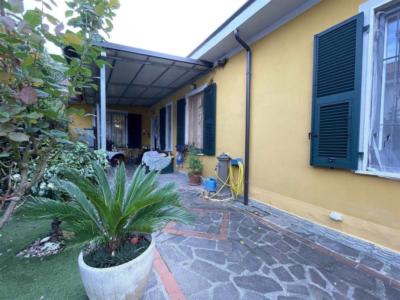 6 rooms House in Sarzana, Italy No. 119417