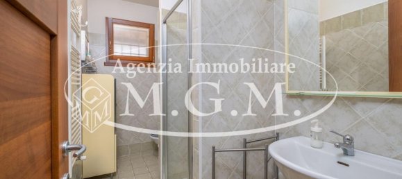 3 rooms Apartment in Calcinaia, Italy No. 49211 18