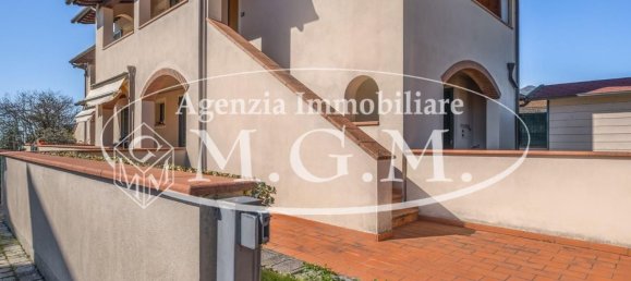 3 rooms Apartment in Calcinaia, Italy No. 49211 22
